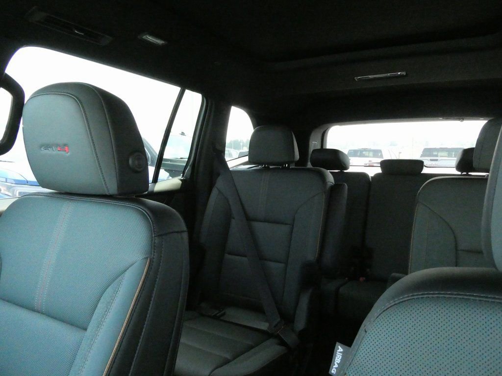 New 2025 GMC Acadia AT4 w/ Luxury Package AWD/4WD image 41