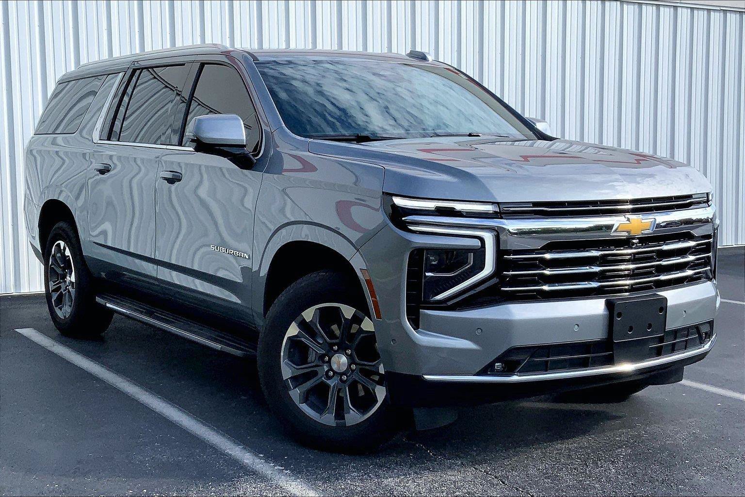 Used 2026 Chevrolet Suburban LT w/ Comfort Package AWD/4WD image 33