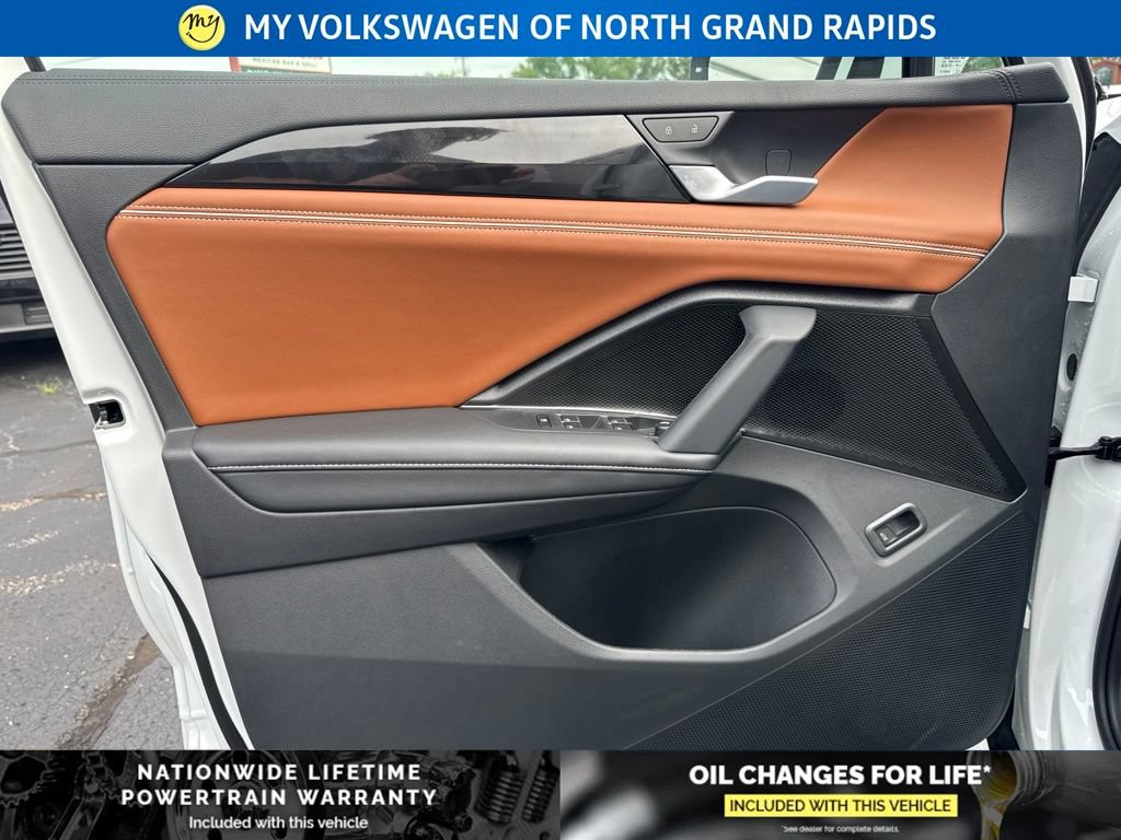 New 2026 Volkswagen Tiguan SEL R-Line AWD/4WD image 10
