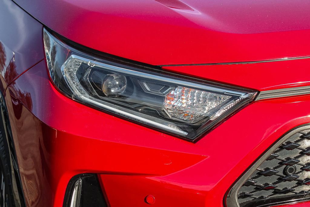 Used 2021 Toyota RAV4 XSE w/ Premium Package image 4