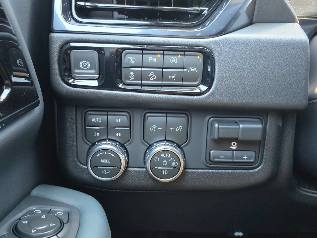New 2026 GMC Yukon AT4 w/ AT4 Premium Plus Package AWD/4WD image 17