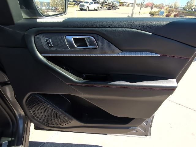 Used 2025 Ford Explorer ST-Line w/ ST-Line Street Pack image 34
