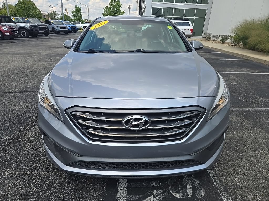 Used 2017 Hyundai Sonata Limited w/ Cargo Package FWD image 3