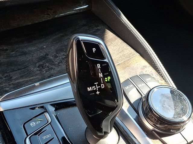 Used 2021 BMW M550i xDrive w/ Executive Package AWD/4WD image 16