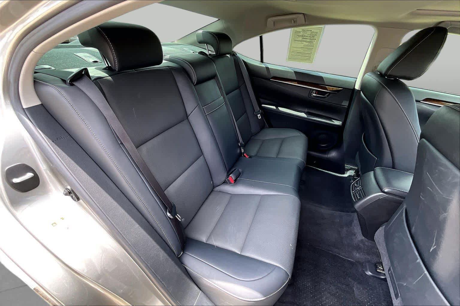 Used 2015 Lexus ES 350 w/ Premium Package FWD image 17