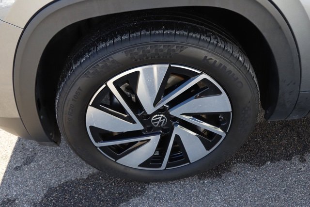 Used 2024 Volkswagen Atlas SE image 13