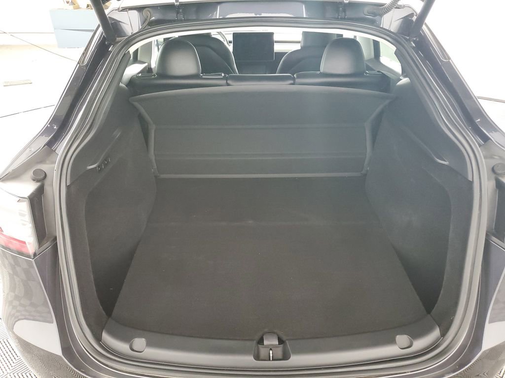 Used 2024 Tesla Model Y Long Range image 32