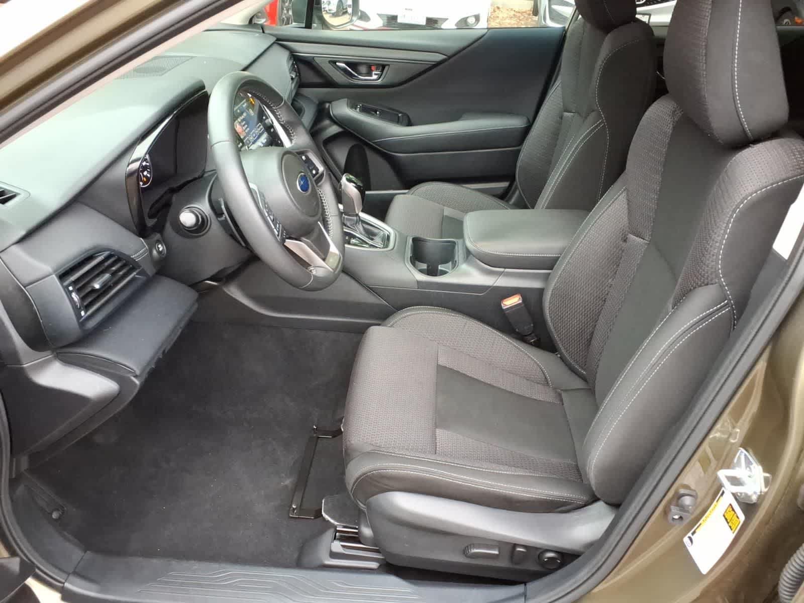 Used 2024 Subaru Outback Premium AWD/4WD image 14