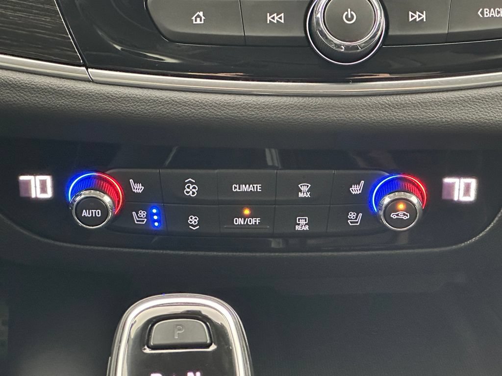 Used 2020 Buick Enclave Avenir w/ Avenir Technology Package FWD image 27