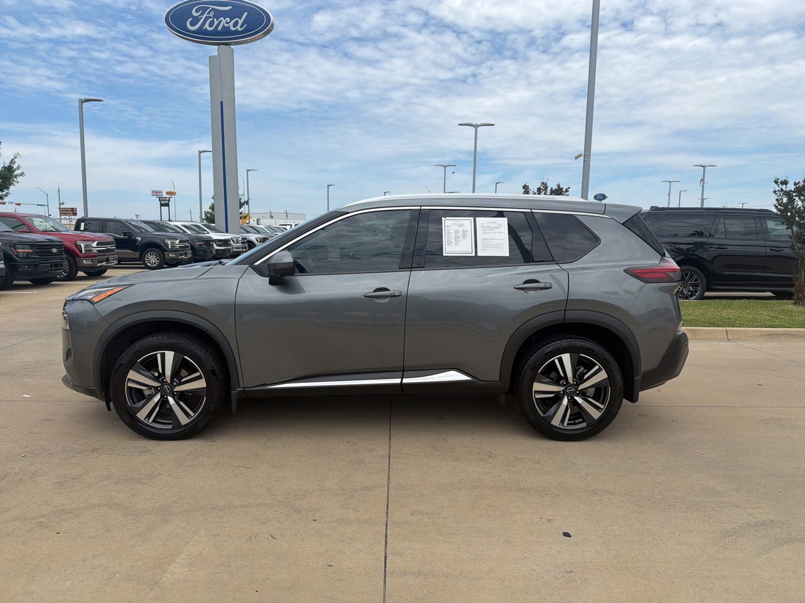 Used 2023 Nissan Rogue SL FWD video 2