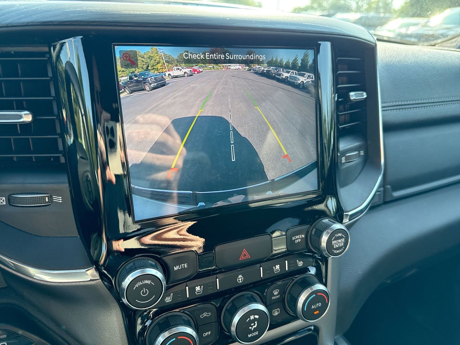 Used 2024 RAM 1500 Laramie image 14