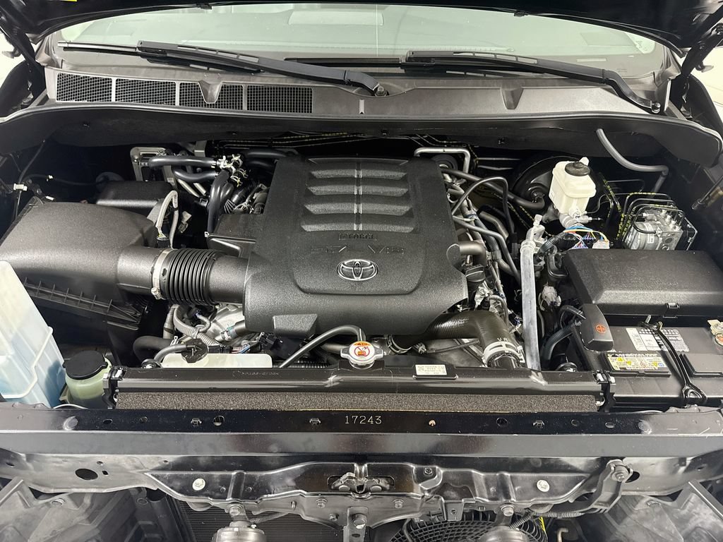 Used 2018 Toyota Sequoia TRD Sport AWD/4WD image 32