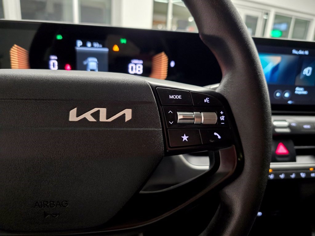 Used 2025 Kia K4 FWD image 18