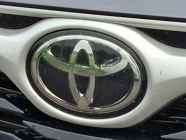 Used 2021 Toyota Highlander XLE AWD/4WD image 4