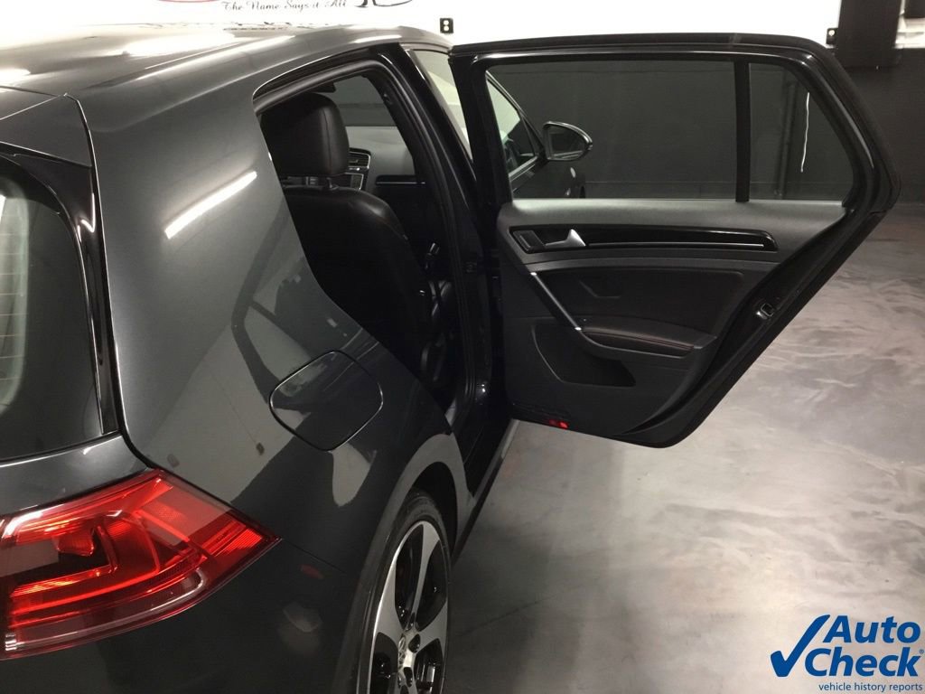 Used 2017 Volkswagen GTI SE image 30