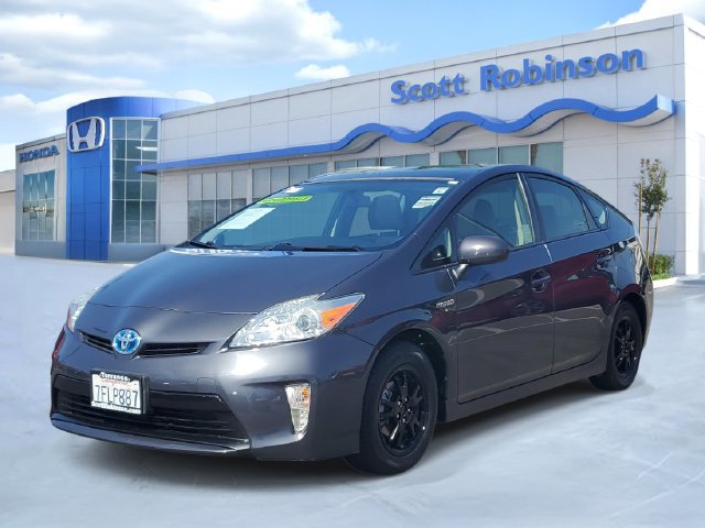 Used 2014 Toyota Prius Three w/ Solar Roof Package FWD image 2