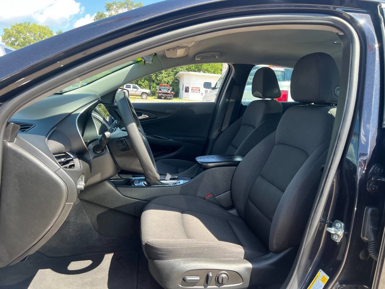 Used 2023 Chevrolet Malibu LT image 8