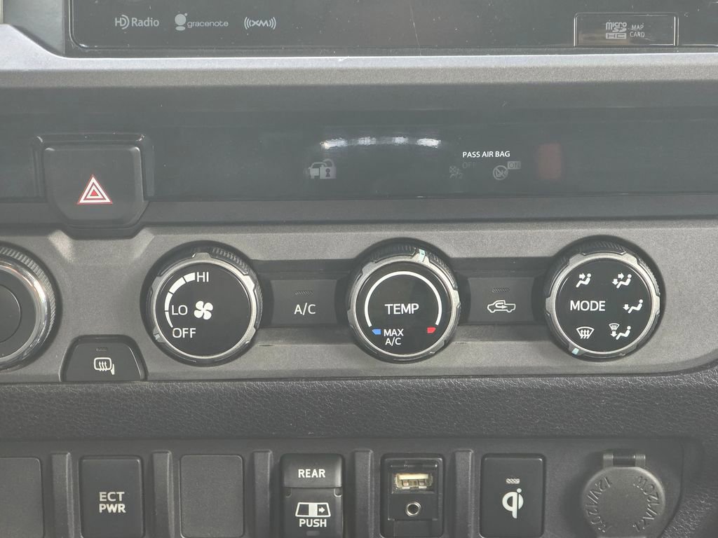 Used 2018 Toyota Tacoma TRD Off-Road image 14