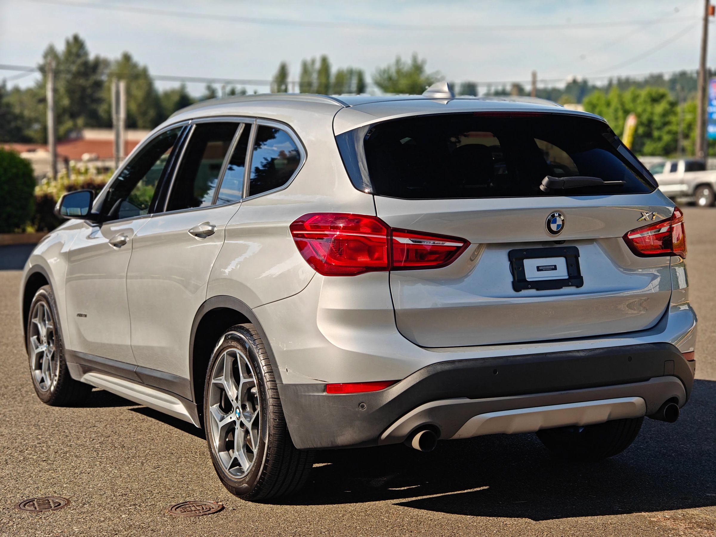Used 2017 BMW X1 xDrive28i AWD/4WD image 8