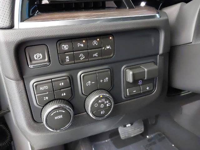 New 2026 Chevrolet Suburban Premier w/ Sun And Tow Package AWD/4WD image 24