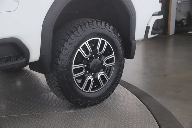 Used 2020 GMC Sierra 3500 AT4 w/ AT4 Premium Package AWD/4WD image 14