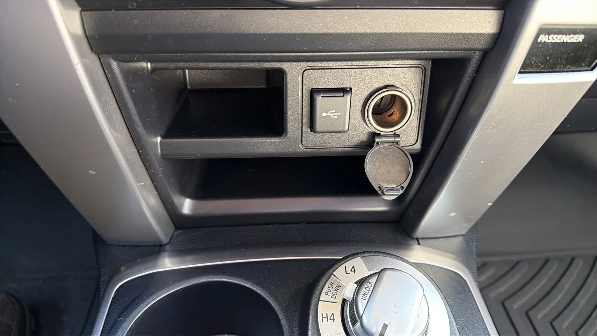Used 2022 Toyota 4Runner SR5 AWD/4WD image 19