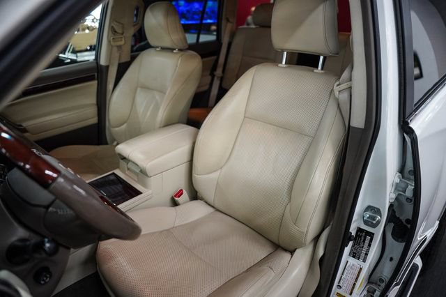 Used 2017 Lexus GX 460 Luxury w/ Preferred Accessory Package AWD/4WD image 4
