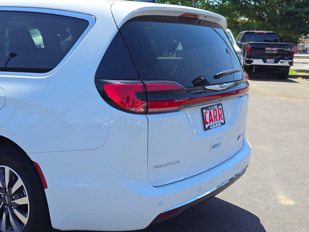 Used 2023 Chrysler Pacifica Limited FWD image 14