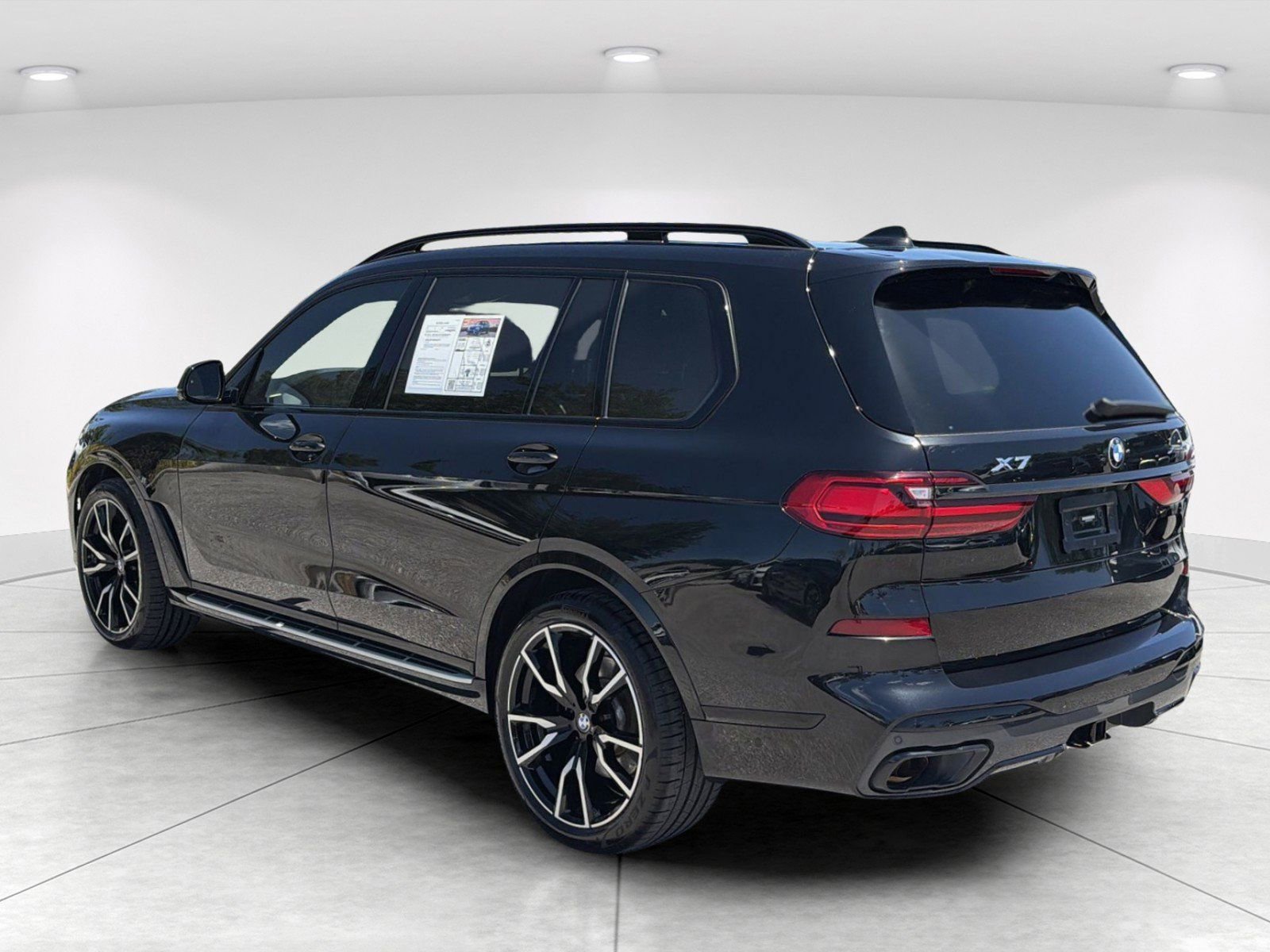 Used 2022 BMW X7 xDrive40i w/ M Sport Package AWD/4WD image 7