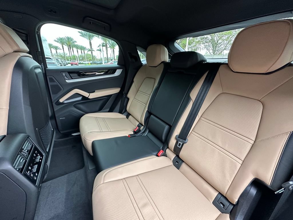 Used 2026 Porsche Cayenne S AWD/4WD image 39