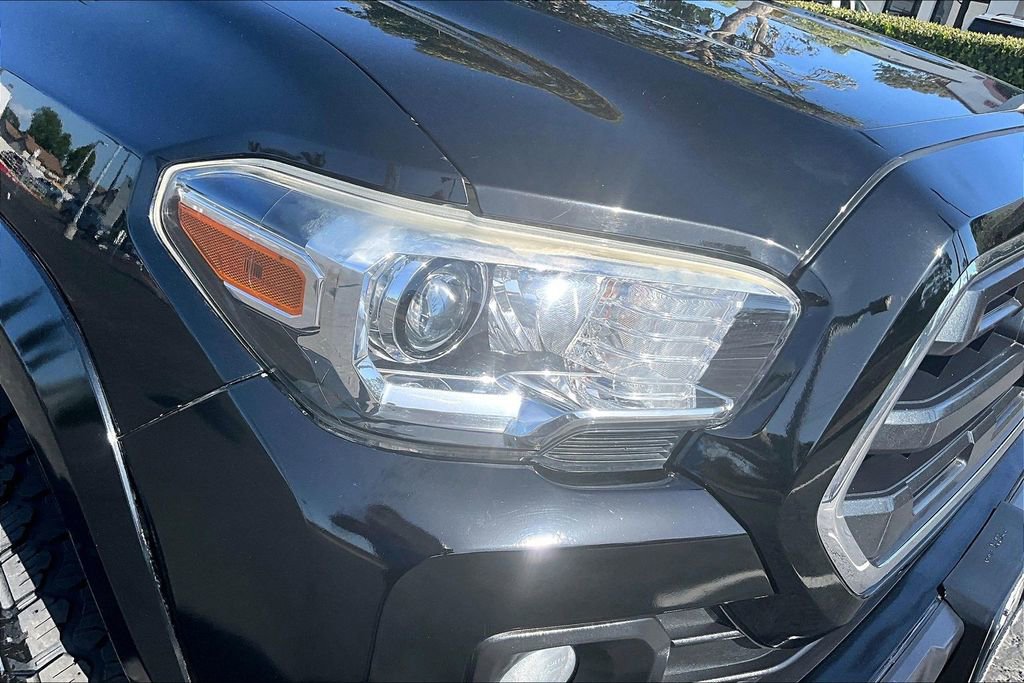 Used 2017 Toyota Tacoma SR5 w/ Tow Package AWD/4WD image 25