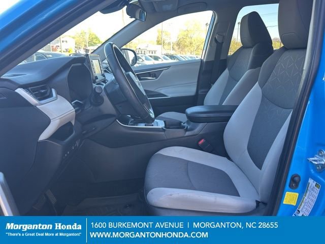 Used 2021 Toyota RAV4 XLE w/ Convenience Package image 15