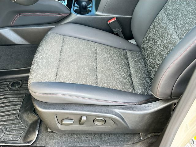 Used 2024 Chevrolet Colorado Z71 w/ Z71 Convenience Package 2 image 20