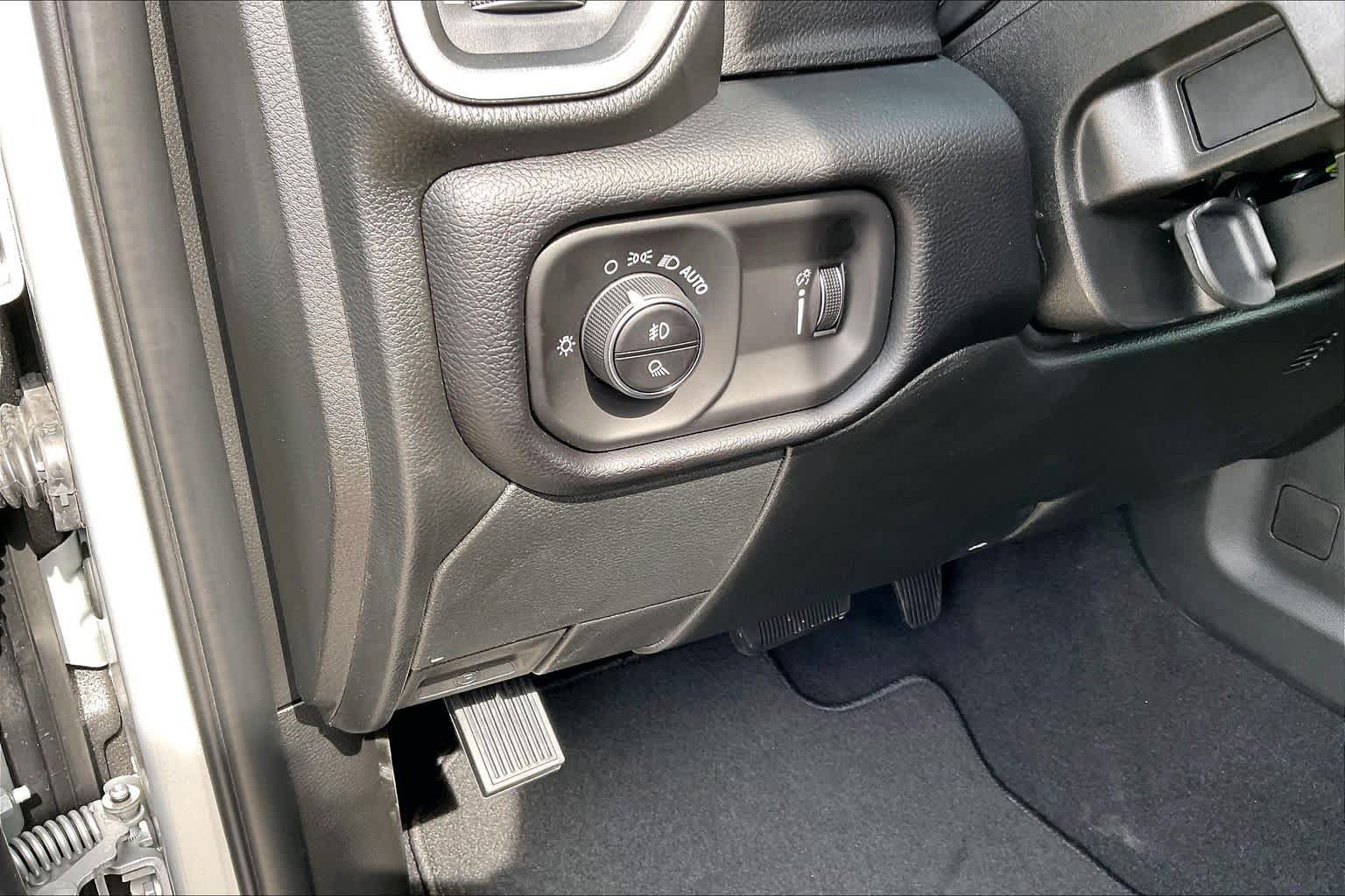 New 2027 RAM 2500 Big Horn AWD/4WD image 18