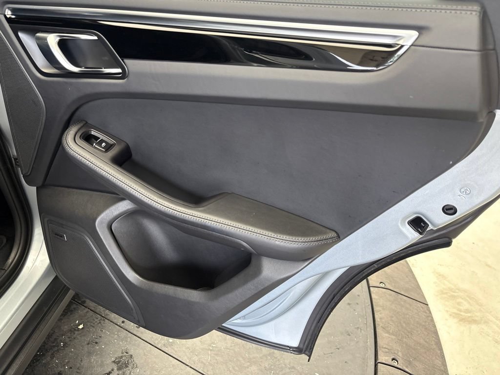 Certified 2024 Porsche Macan Turbo AWD/4WD image 26