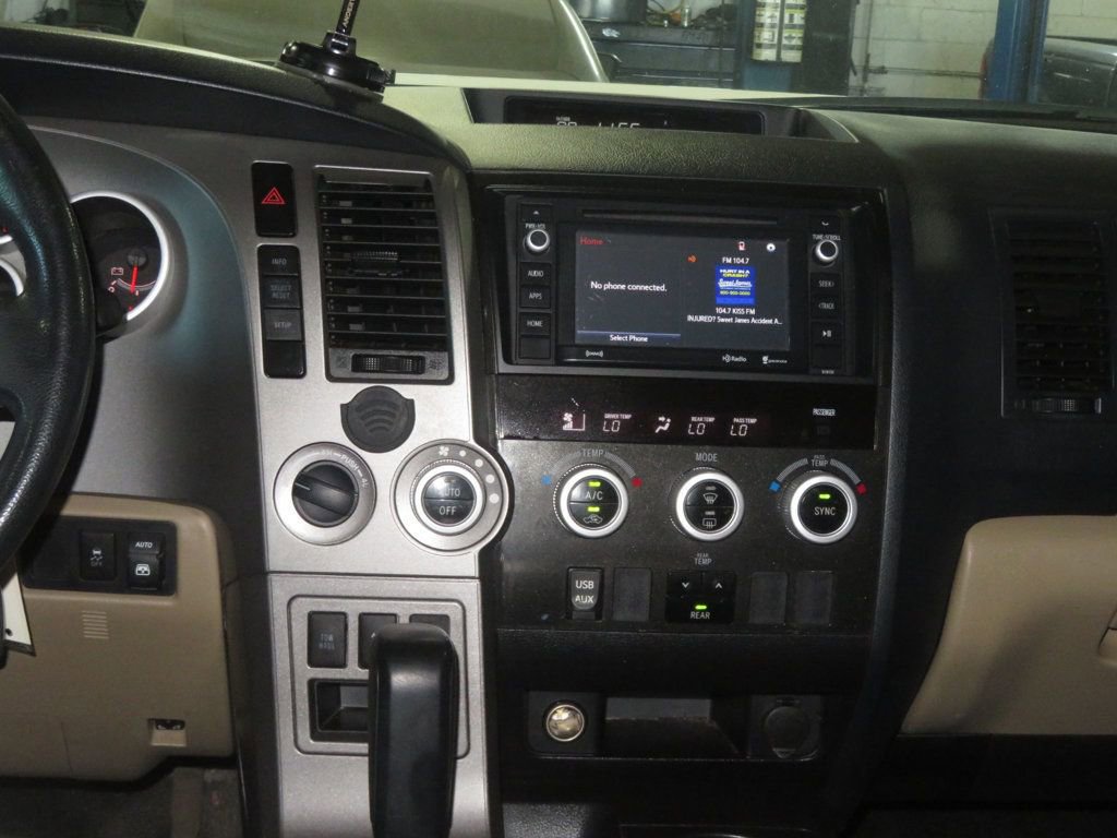 Used 2016 Toyota Sequoia SR5 AWD/4WD image 39