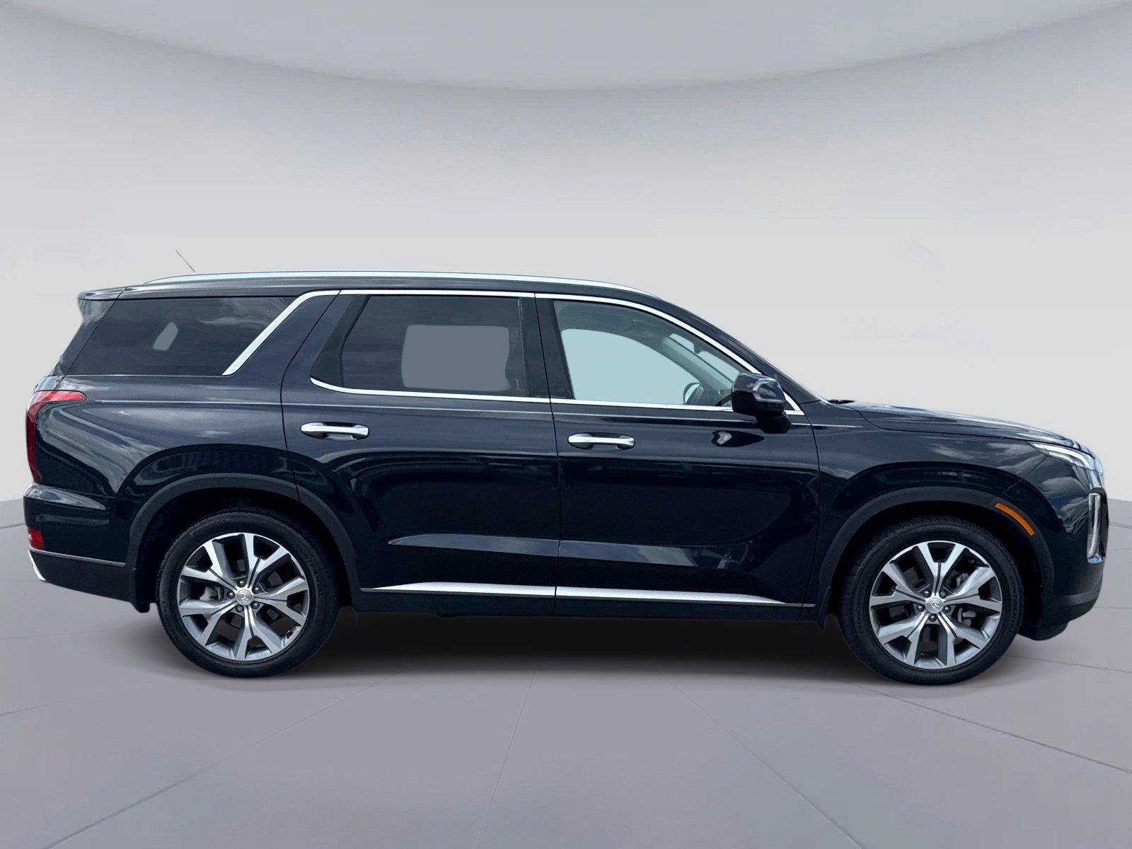 Used 2020 Hyundai Palisade SEL FWD image 2