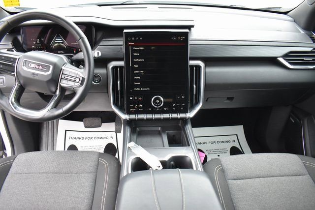 Used 2025 GMC Acadia Elevation image 18