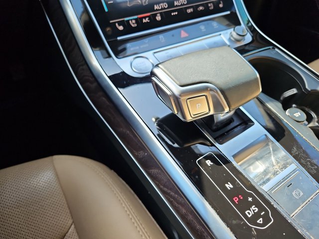 Used 2020 Audi Q8 Prestige w/ Prestige Package image 11