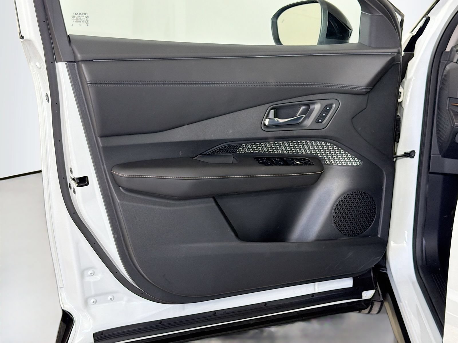Used 2023 Nissan Ariya FWD image 20