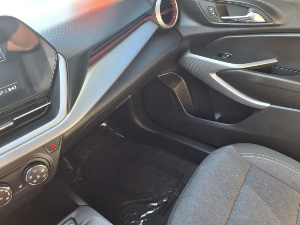 Used 2024 Chevrolet Trax RS w/ Driver Confidence Package image 35