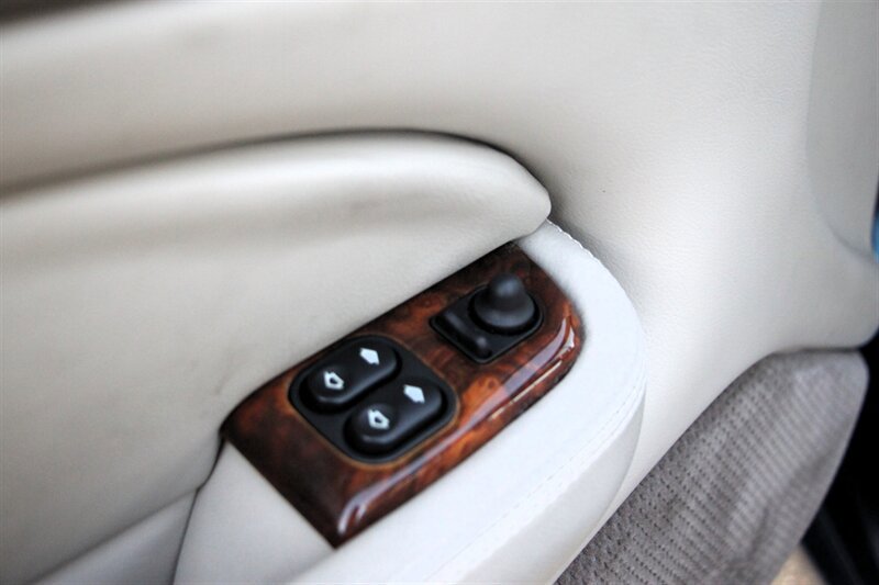 Used 1998 Jaguar XK8 Coupe RWD image 25