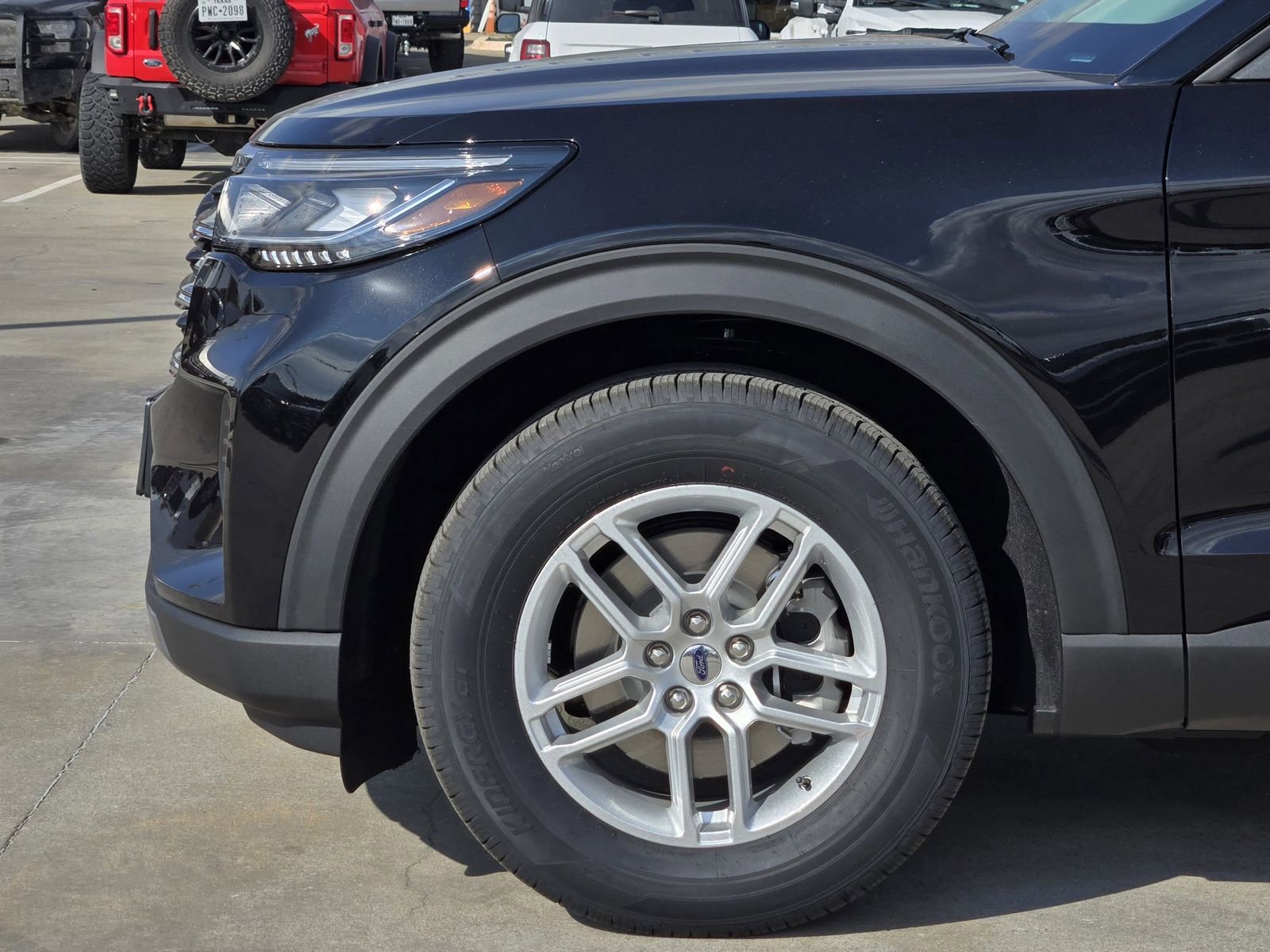 New 2026 Ford Explorer Active image 9