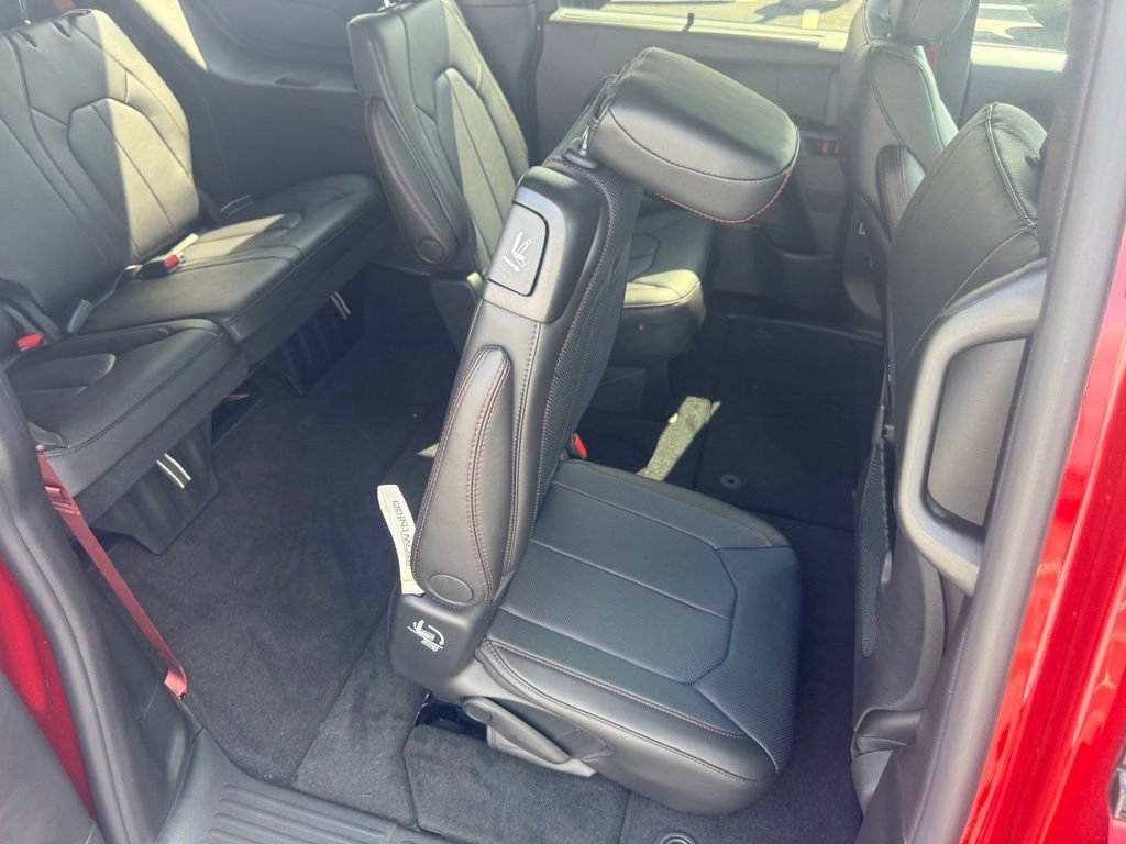 New 2027 Chrysler Pacifica Select FWD image 55