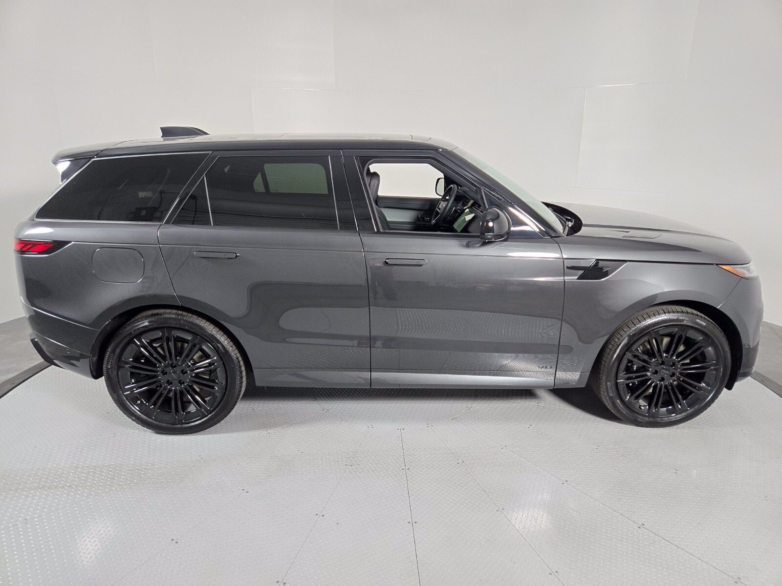 New 2026 Land Rover Range Rover Sport Dynamic SE AWD/4WD image 6