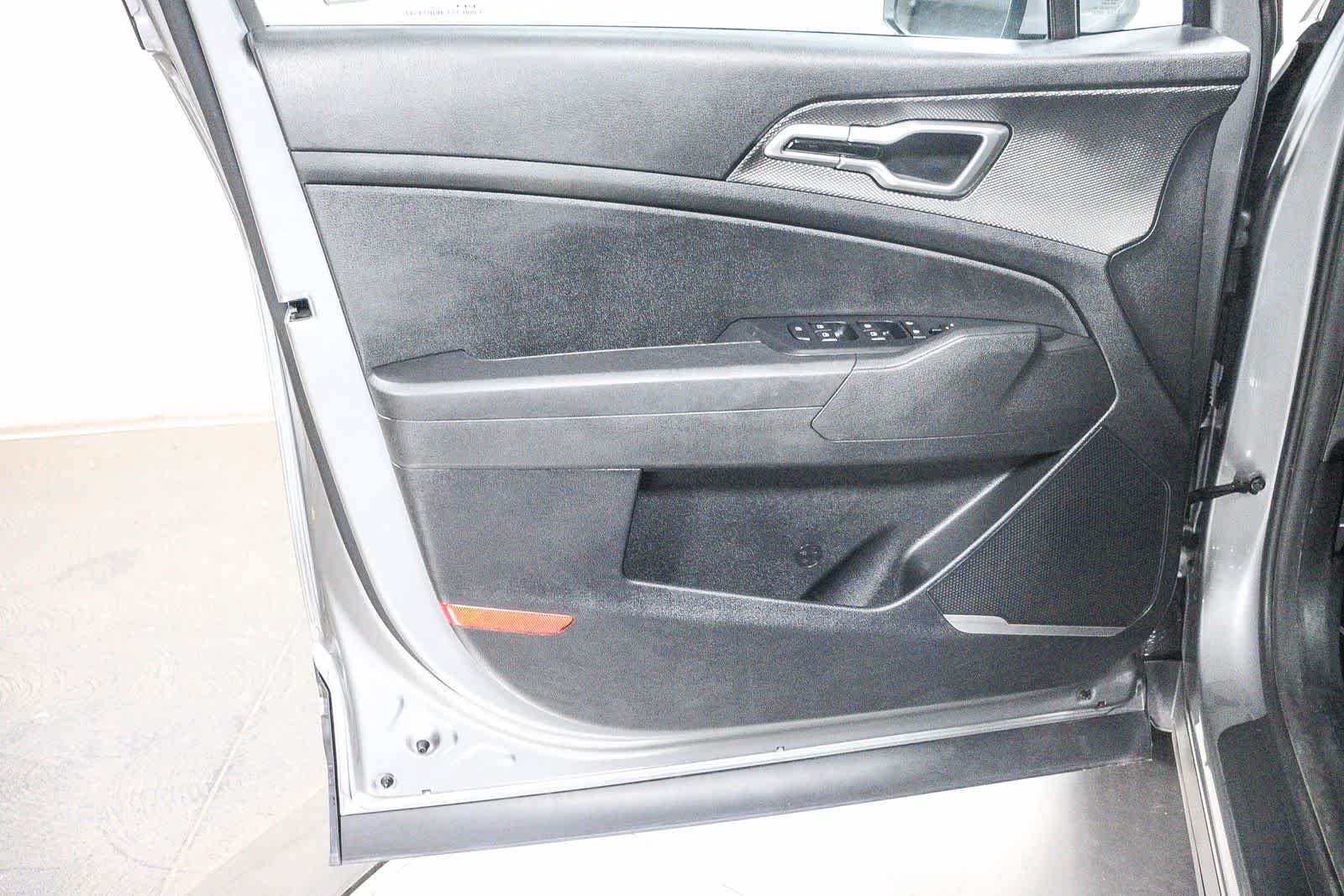 Used 2023 Kia Sportage LX AWD/4WD image 21