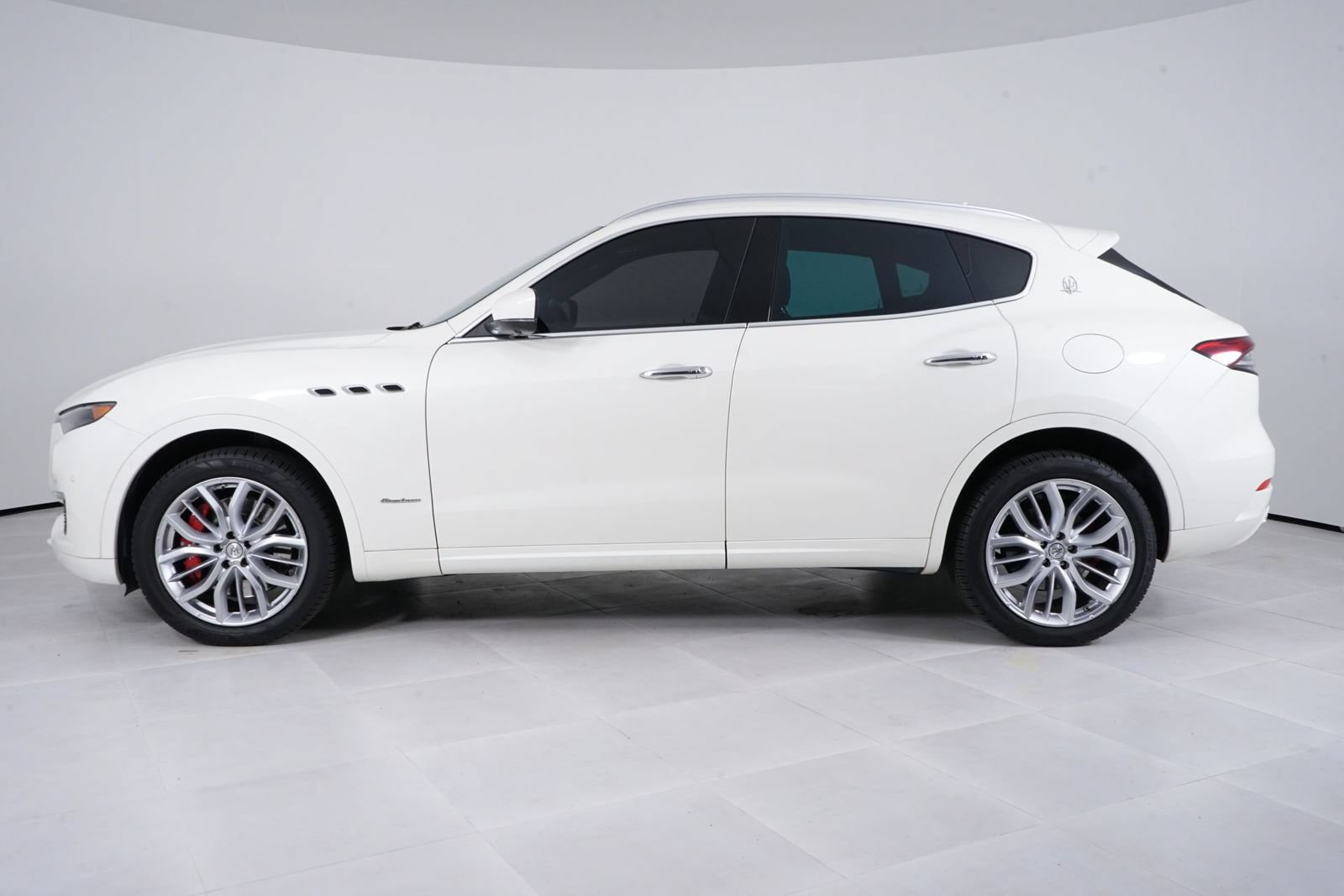 Used 2021 Maserati Levante S GranLusso AWD/4WD image 2