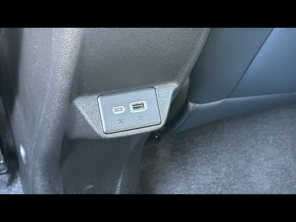 Used 2023 Chevrolet Bolt EUV Premier w/ Sun & Sound Package FWD image 11