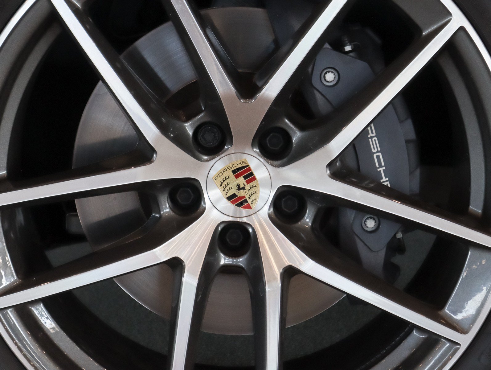 Certified 2023 Porsche Macan AWD/4WD image 13
