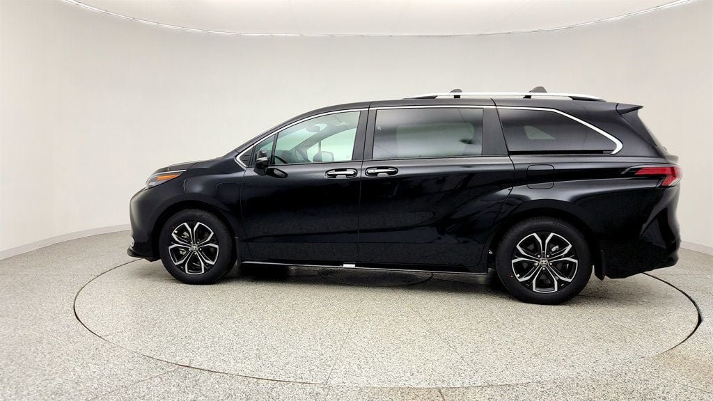 Used 2026 Toyota Sienna Platinum AWD/4WD image 8